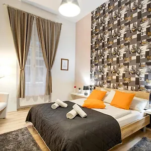weiner-17.inbudapesthotels.com/